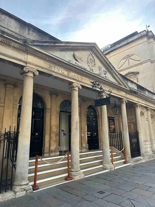 Haus Of Sulis, City Centre Apartment With Lift Access Bath 0*,