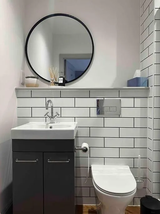 Haus Of Sulis, City Centre Apartment With Lift Access バース 0*,
